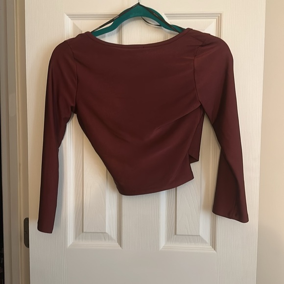 Burgundy spandex top - Picture 2 of 3